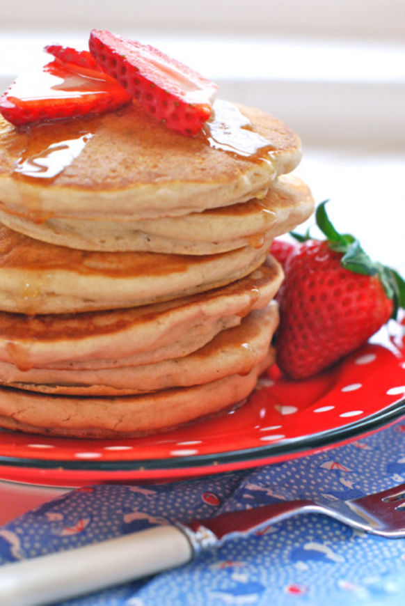 Панкейки. Готовка панкейков. Блины ванильные на молоке. Канадские панкейки. Панкейки ванильные.